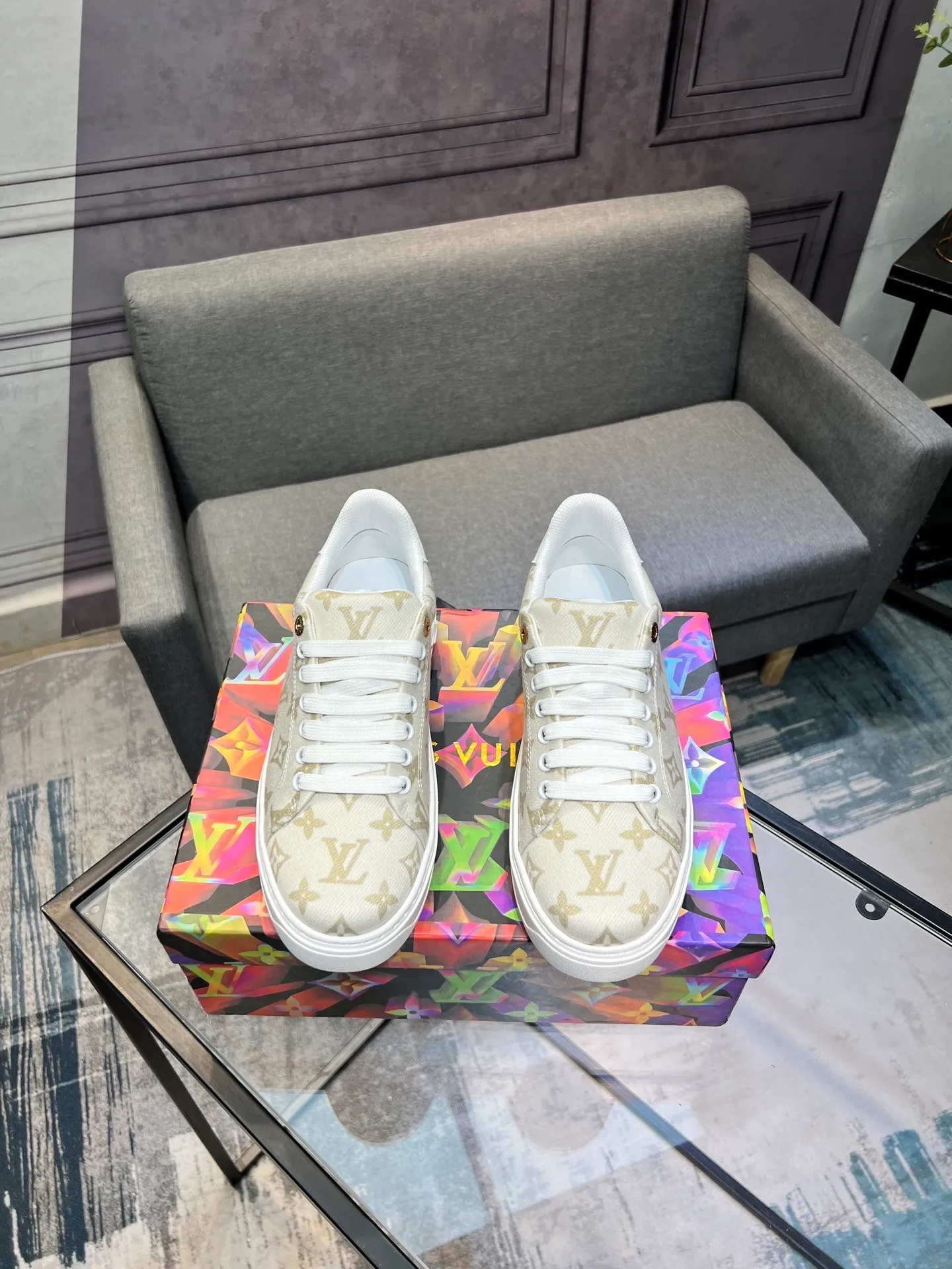 Men's shoes 💰520 LV Louis Vuitton. The latest fashionable casual shoes are popular in physical stores. The new spring and summer comfortable imported custom patent leather plus cowhide, cowhide mesh, and unique jacquard fabric element design. With sheepskin lining, Lv original base, [sun][sun] high-end packaging and high quality💪Details determine quality, welcome to compare🇮🇹Code number 38-44, 45 can be customized